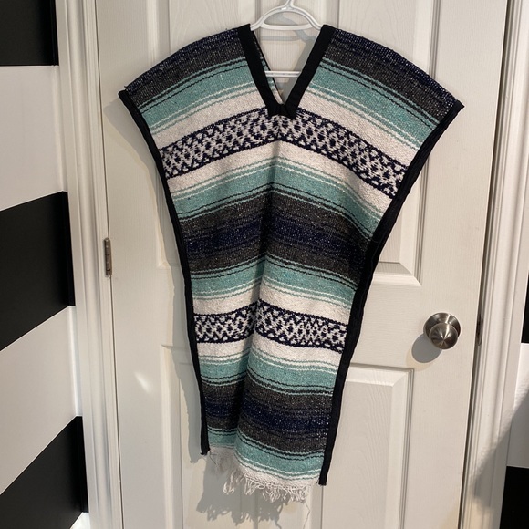 Poncho (2 items) - Picture 7 of 11